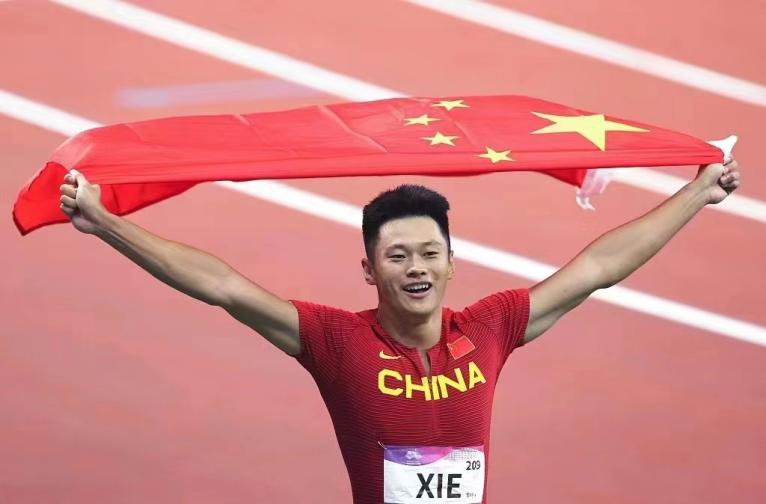 麻豆视频
专访丨谢震业：人要有拿得起的勇气...